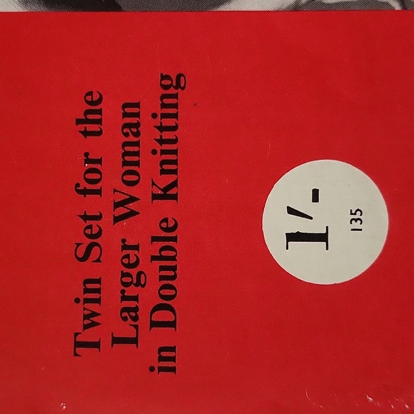Knitmaster Twin Set Pattern For The Larger Woman - Picture 2 of 10